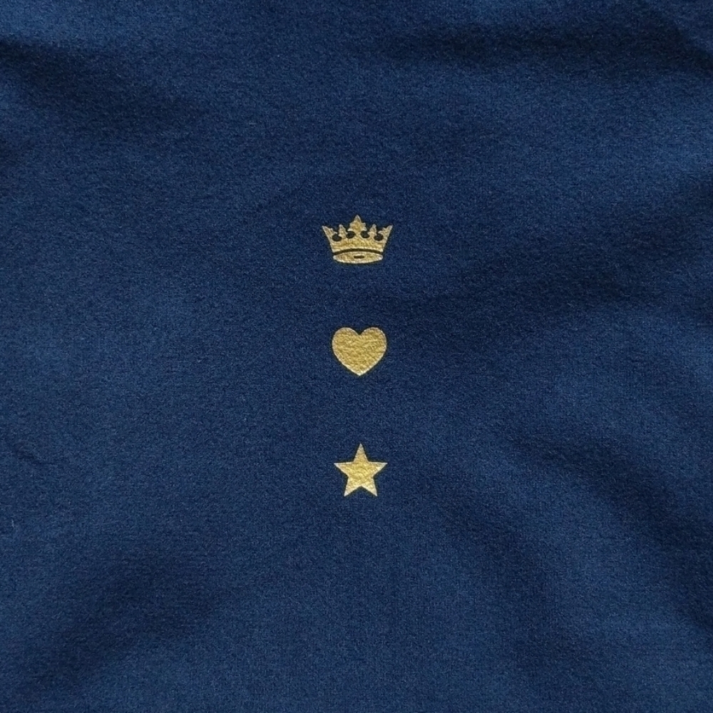ipsy Gold Crown Heart Star Royal Blue Velvet Glam Bag Plus November 2021 - Picture 5 of 10
